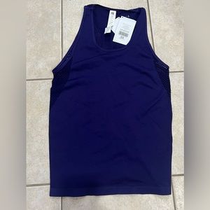Fabletics Serenity Seamless Tank in Plum Size L NEW WITH TAGS